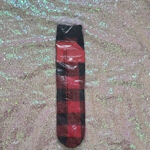 Wondershop Black and Red Plaid Crew Socks New In Bag! Stay Cozy! CHRISTMAS